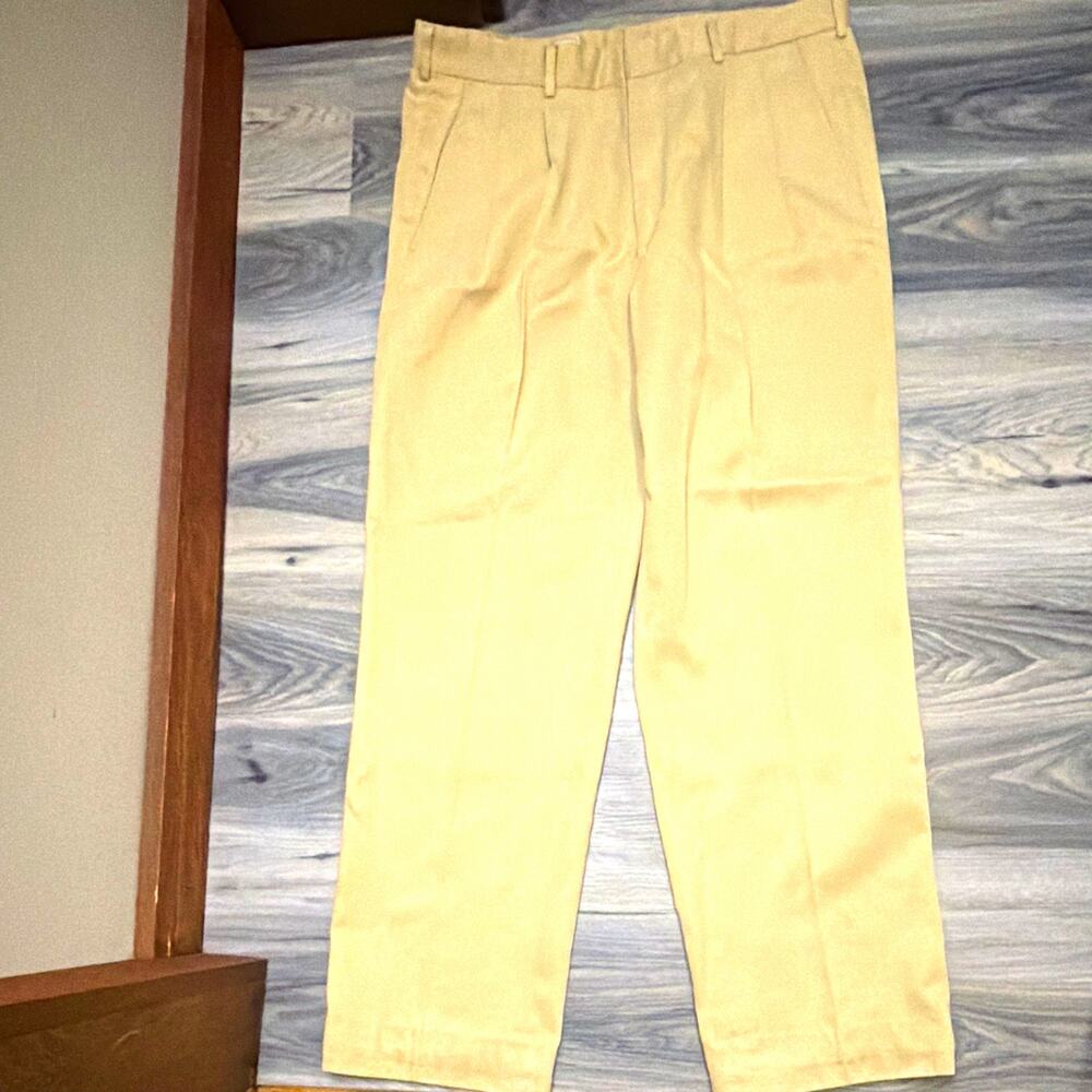 Vintage L.L.Bean Men’s 36x30 Khaki Pleated Pants Made in USA Cotton Blend